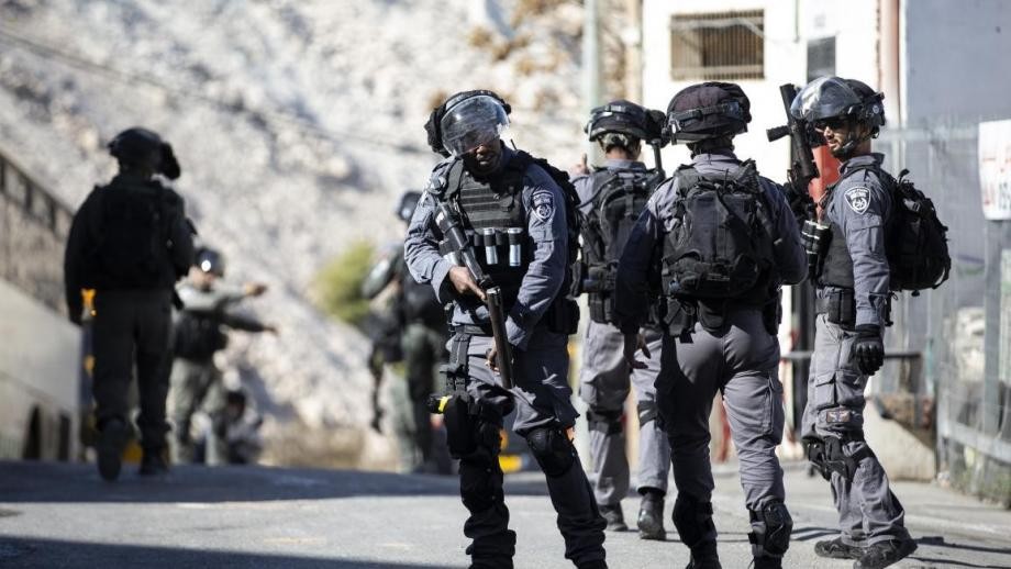 اعتقال مقدسي ومداهمات في مناطق متفرقة في القدس