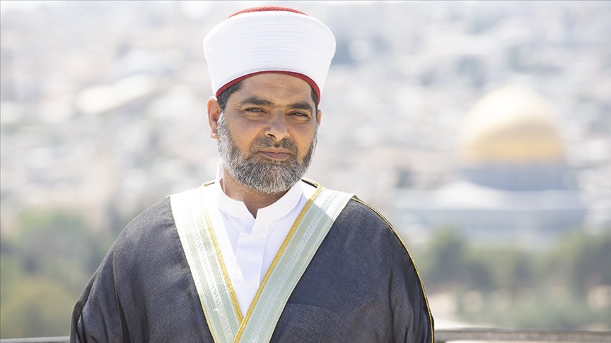الاحتلال يعتقل مدير المسجد الأقصى