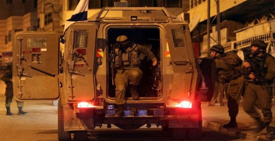 الاحتلال يشن حملة اعتقالات في القدس.. وإصابة أحد عناصره في مواجهات بالعيساوية